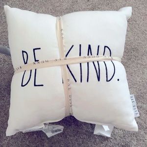 Rae Dunn small pillow set